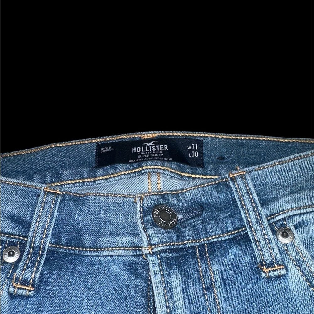 HOLLISTER - Picture 2 of 3